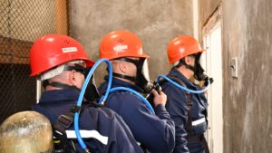 O echipă de specialişti ai INSEMEX Petroşani participă la cercetarea cauzelor exploziei din București