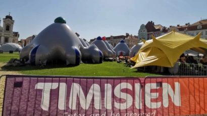 Festivalul Plai din Timișoara, la 18 ani. Labirint gonflabil uriaș în Piața Unirii