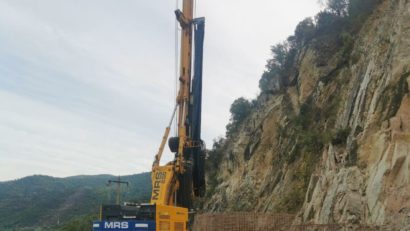 Au fost reluate lucrările pe Clisura Dunării pentru punerea în siguranță a versantului