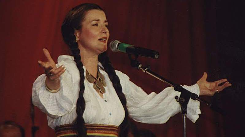 Urările unui artist apropiat radioului public românesc – Elena Jurjescu – în direct, la 95 de ani de Radio România | FOTO & VIDEO