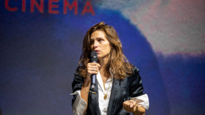 Sală arhiplină la cinema Timiș. Maïwenn a discutat cu publicul peste două ore și jumătate despre filmul “Jeanne du Barry” | AUDIO & VIDEO