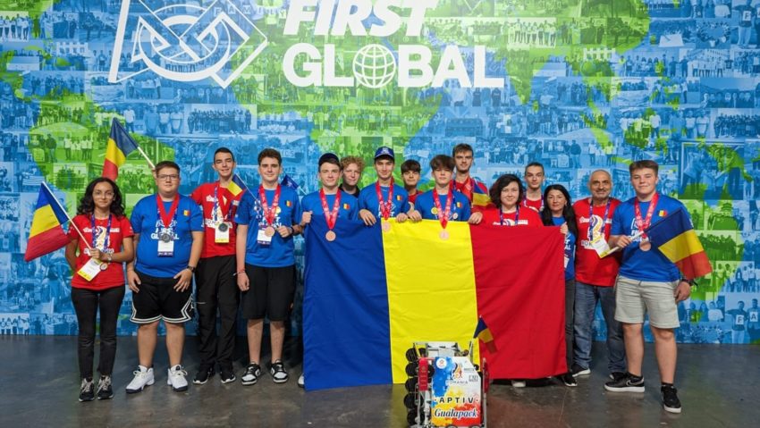 Noi medalii pentru echipa arădenă Delta Force, Olimpiada Globală de Robotică din Singapore