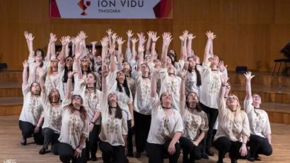 Corul pe voci egale de la Liceul de Artă „Ion Vidu”, pe scena „Timișoara 2023 la nesfârșit” | VIDEO