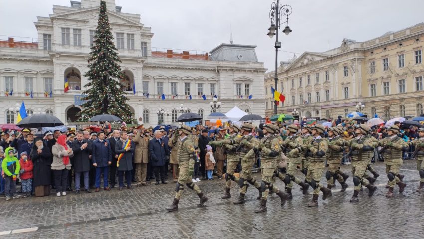 Programul Zilei Naționale la Arad 2024 – ceremonii, defilare cu torțe și concert în Piața Catedralei