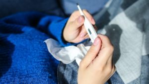 În Timiș, cazurile de pneumonie și infecții respiratorii s-au triplat într-o săptămână