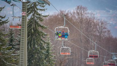 Pârtii deschise și zăpadă bună pentru schi, în weekend, la Straja