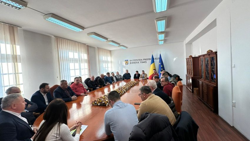 Primarii liberali au venit la prefectură, nemulțumiți de blocarea banilor repartizați de CJ Timiș