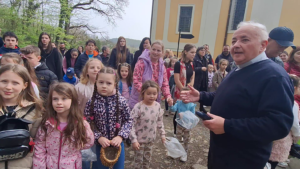 Vânătoarea de ouă roșii de la Basilica Papală Maria Radna