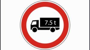 Restricții pentru camioane pe drumurile județene din Arad, din cauza caniculei