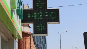 Banatul sub Cod roșu de caniculă. Urmează vijelii și ploi torențiale