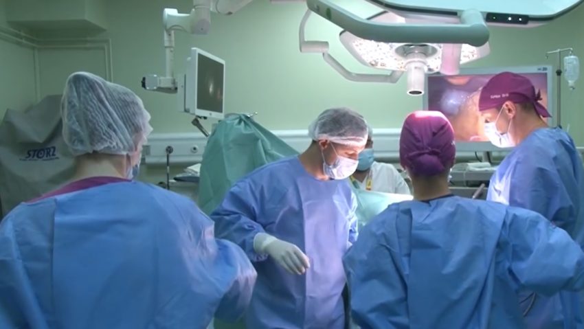 Chirurgii Spitalului Babeş din Timișoara au “reaşezat” organele deplasate ale unui tânăr Chirurgii Spitalului Babeş din Timișoara au “reaşezat” organele deplasate ale unui tânăr