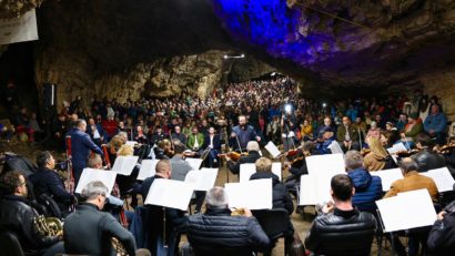 50 de ani de explorări speologice în Timiș. Concert simfonic spectaculos în Peștera Românești