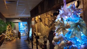 „Brazi de poveste la muzeu”. Expoziție caritabilă pentru copiii din familii defavorizate