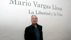 A murit scriitorul Mario Vargas Llosa