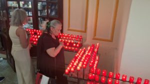 Doliu și emoție la Bazilica Maria Radna. Credincioșii au aflat despre moartea Papei Francisc în timpul slujbei