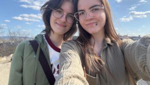 Gemenele Francesca și Federica de la Colegiul Loga, pe podiumul Olimpiadei Naționale de Matematică