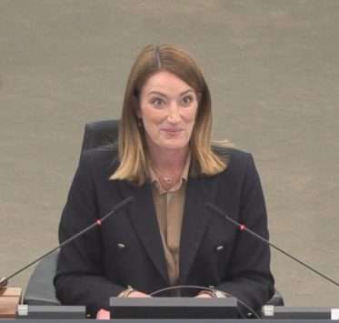 Mesajul Robertei Metsola pentru elevi: Voi aveți puterea de a decide ceea ce urmează
