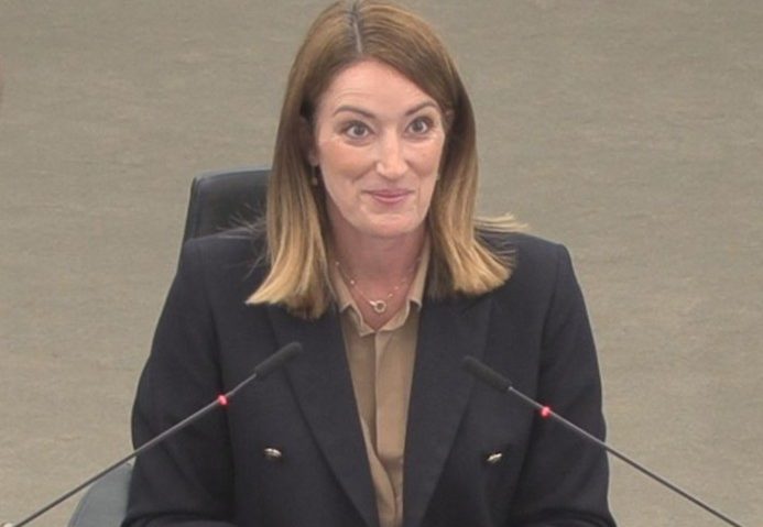 Mesajul Robertei Metsola pentru elevi: Voi aveți puterea de a decide ceea ce urmează Mesajul Robertei Metsola pentru elevi: Voi aveți puterea de a decide ceea ce urmează