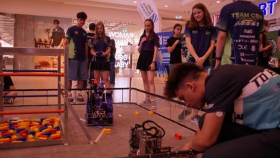 Demonstrații de robotică la Iulius Mall -„70 de ani de Radio Timișoara. Privim spre viitor cu încredere”| FOTO & VIDEO