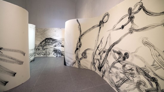 Unelte și pasageri, expoziție semnată de artistul Bogdan Achimescu, la Casa Artelor