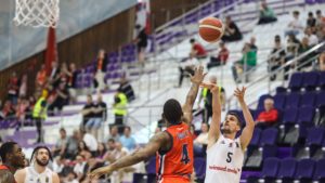 Oradea și Timișoara, victorioase în play-off și play-out | AUDIO