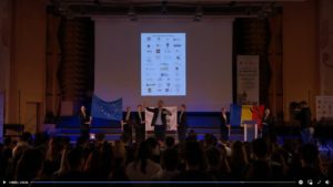 800 de elevi au cântat Imnul Europei, dirijaţi de primarul Timișoarei