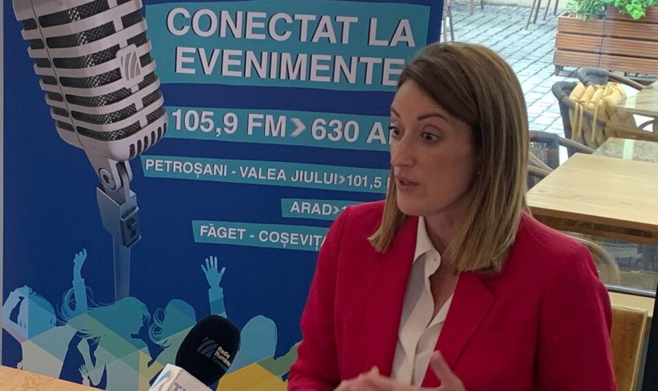 Stai sigur pe net: Roberta Metsola avertizează asupra hărțuirii online. Femeile și fetele, cele mai afectate de violența digitală