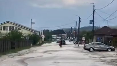 Gospodării inundate în Bocşa au fost inundate. DN58B spre Timişoara a fost blocat