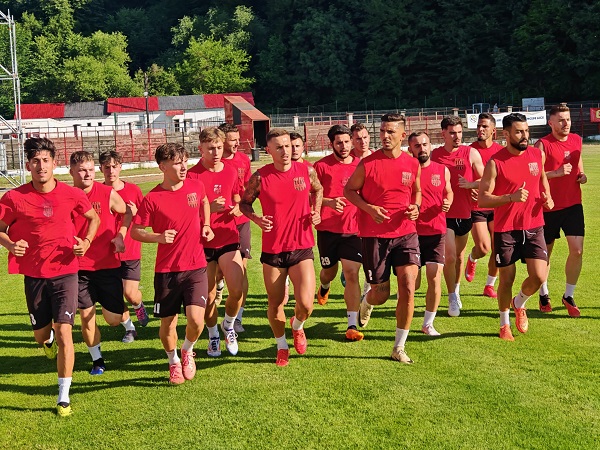 CSM Reșița s-a reunit! O venire și numeroase plecări CSM Reșița s-a reunit! O venire și numeroase plecări