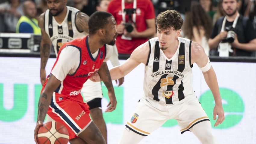 U-BT câștigă meciul 4, iar titlul se decide la Oradea U-BT câștigă meciul 4, iar titlul se decide la Oradea
