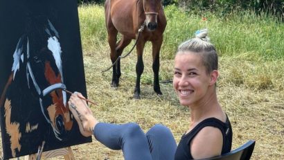 Povestea Dejanei Backo, pictoriță și sportivă fără brațe: ‘Dumnezeu mi-a dat aripi’”