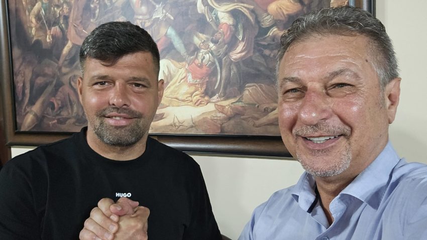 Florin Maxim continuă la Corvinul Hunedoara Florin Maxim continuă la Corvinul Hunedoara