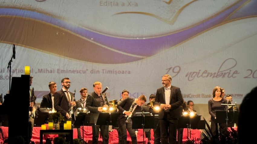 Orchestra de Suflători a UVT – Facultatea de Muzică și Teatru concertează la jubileul reînființării facultății Orchestra de Suflători a UVT – Facultatea de Muzică și Teatru concertează la jubileul reînființării facultății