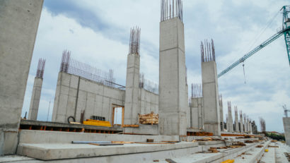Arena Eroii Timișoarei va avea tribunele complet acoperite până la finalul anului
