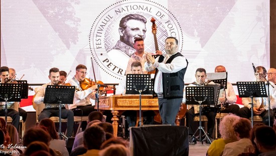 Regal folcloric la Festivalul Național de Folclor Petrică Moise, ediția a IV-a