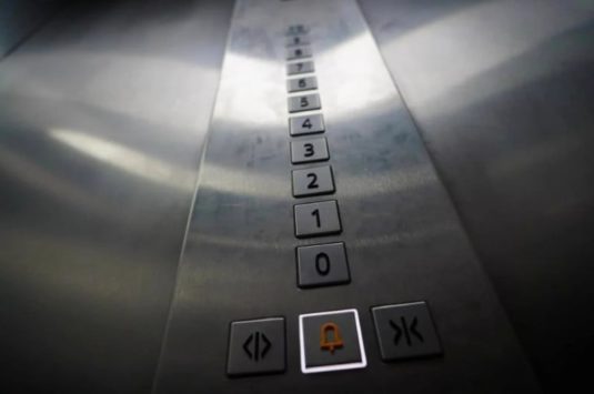 Liftul prăbușit într-un bloc din Timișoara fusese verificat la începutul anului trecut