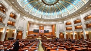 Noul Guvern, învestit în plenul parlamentului