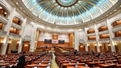 Noul Guvern, învestit în plenul parlamentului