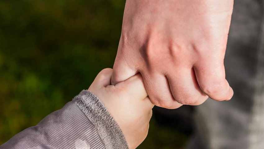 Cum poți adopta un copil în România: Etapele procedurii de adopție explicate de DGASPC Timiș Cum poți adopta un copil în România: Etapele procedurii de adopție explicate de DGASPC Timiș