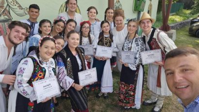 Înscrieri pentru Festivalul Cântecului Popular de la Moneasa