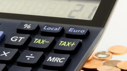 Creșterea TVA aduce scumpiri și risc de recesiune. Cui folosește inflația? Explicația unui profesor de economie din Timișoara