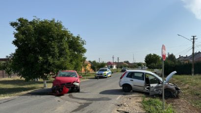 Trei răniți într-un accident produs de un șofer de 78 de ani