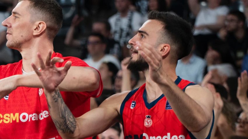 Luca Năstruț a semnat prelungirea cu CSM Oradea