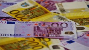 Noile provocări ale economiei românești: tranferul deciziei spre agenții guvernamentale și inegalitatea elitelor