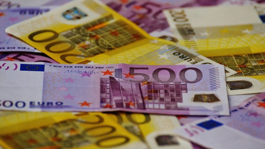 Noile provocări ale economiei românești: tranferul deciziei spre agenții guvernamentale și inegalitatea elitelor Noile provocări ale economiei românești: tranferul deciziei spre agenții guvernamentale și inegalitatea elitelor