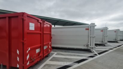 Locuitorii unui sat din Timiș se opun înființării unui centru de aport voluntar de deșeuri