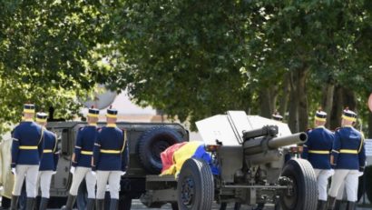 Fostul preşedinte Ion Iliescu a fost condus pe ultimul drum