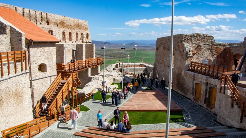 Festival de jazz și muzică medievală la Cetatea Deva Festival de jazz și muzică medievală la Cetatea Deva