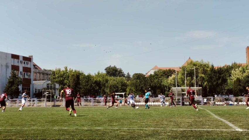 Revin transmisiunile de liga a 2-a, la Radio Timișoara Revin transmisiunile de liga a 2-a, la Radio Timișoara