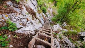 “Help Trend” la Ineleț. Ajutor pentru satul cărășean izolat în munți